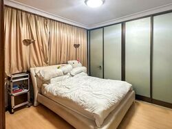 Blk 240 Lorong 1 Toa Payoh (Toa Payoh), HDB Executive #574584861